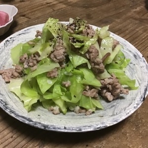 ☆キャベツとひき肉炒め☆味付けは塩こしょうだけ